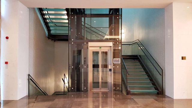 Edessa Asansör — Elite World Asia Hotel — 3
